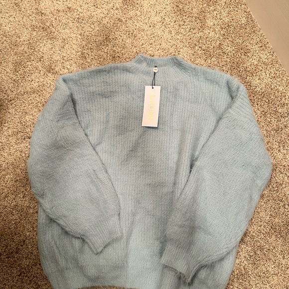 Nwt long sleeve sweater in baby blue color, size XL - Picture 1 of 1